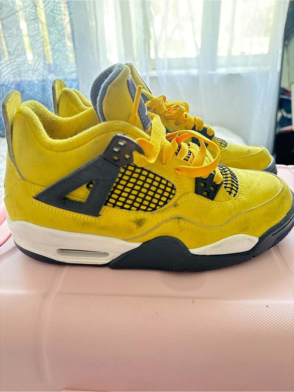 Men’s Size 6 Air Jordan 4 Retro 'Lightning'